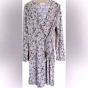 Perfect Peach long sleeve wrap style dress. Excellent condition. Women’s Size XL